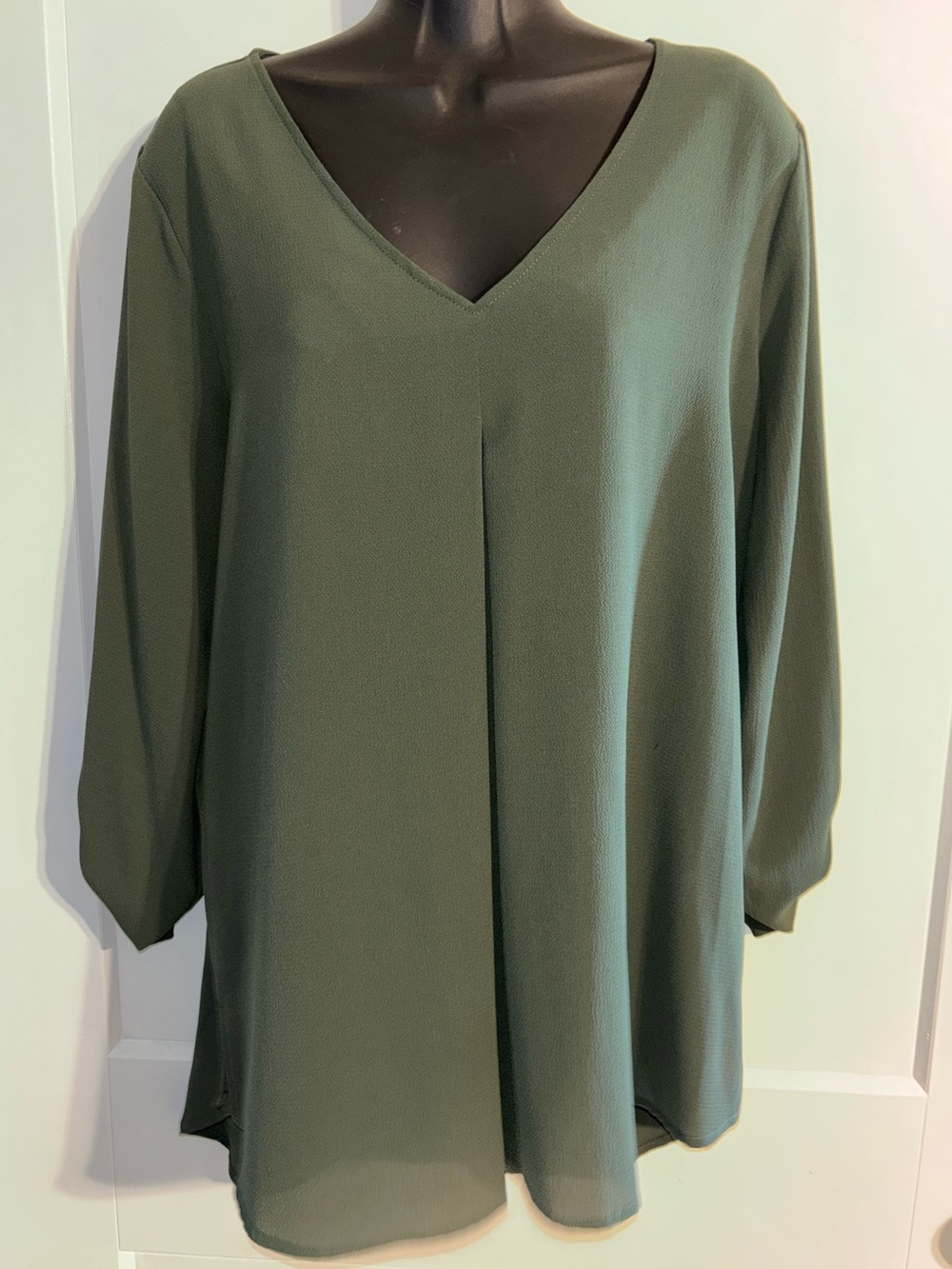 Bobeau Olive Green V-Neck Pleated Tunic Blouse